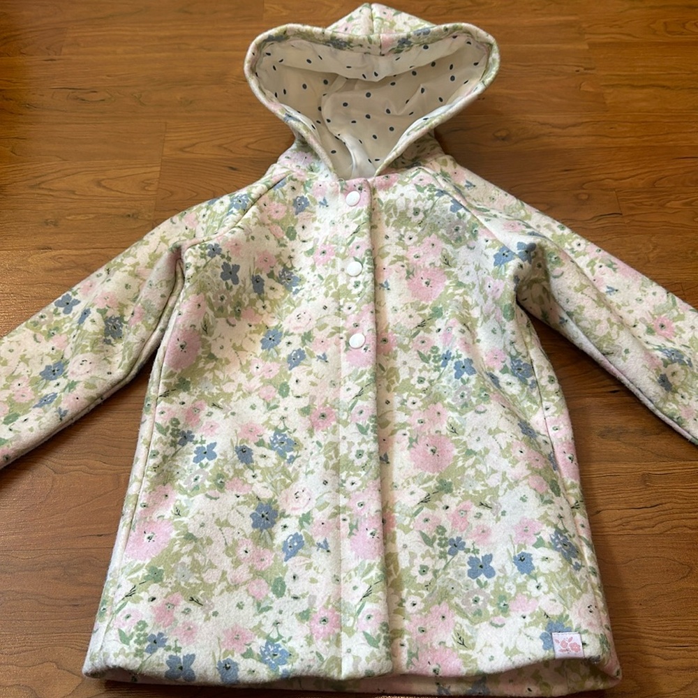 Beautiful Sweethoney girls hooded jacket in size 6Y.